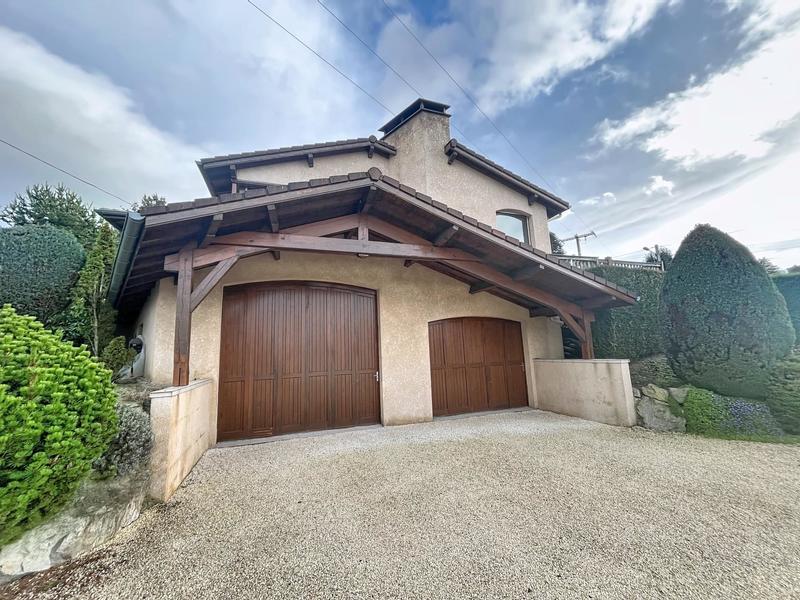 Maison - 152 m² - 7 pièces