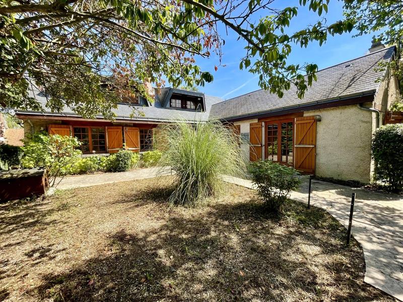 Maison - 180 m² - 7 pièces