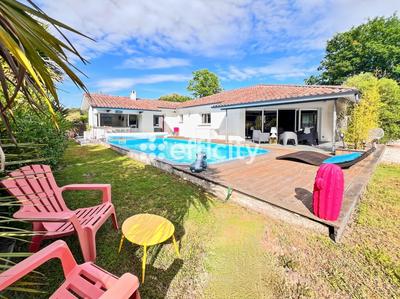 Maison - 135 m² - 5 pièces