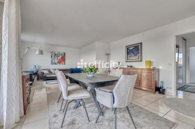 Appartement - 144 m² - 7 pièces