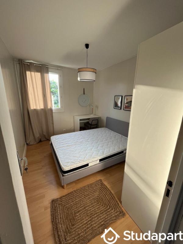 Chambre - 11 m² - 1 pièce