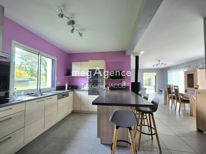 Maison - 210 m² - 10 pièces