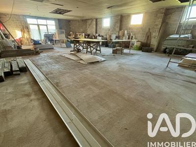 Maison - 270 m² - 2 pièces