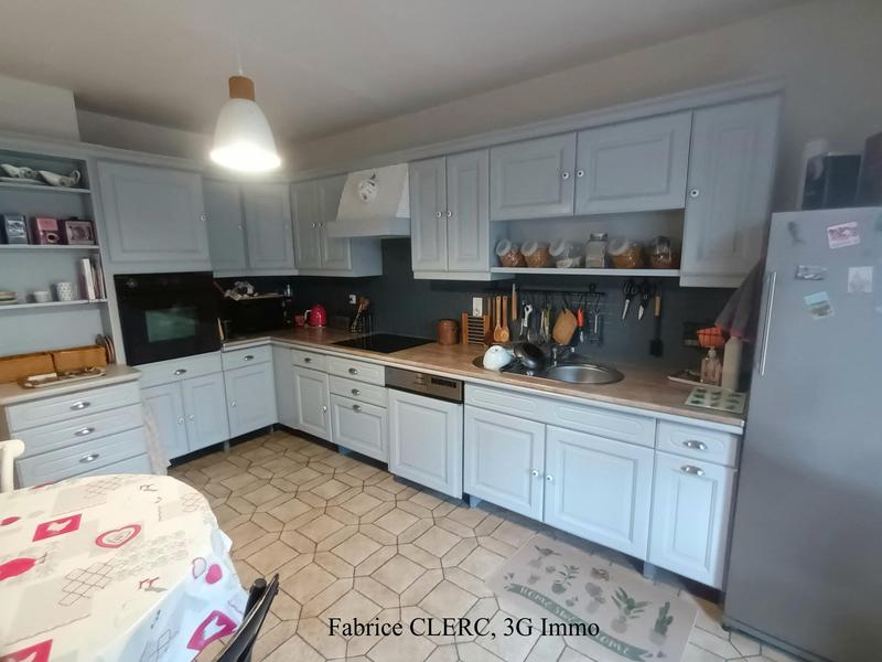 Maison traditionnelle - 151 m² - 6 pièces