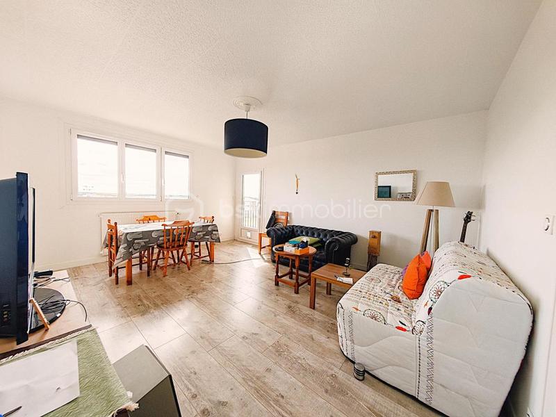 Loft - 80 m² - 4 pièces