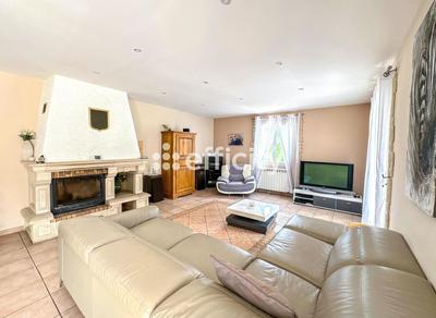 Maison - 248 m² - 11 pièces