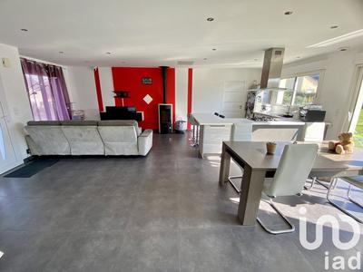 Maison - 98 m² - 5 pièces