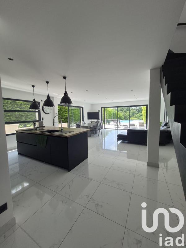 Maison - 123 m² - 5 pièces