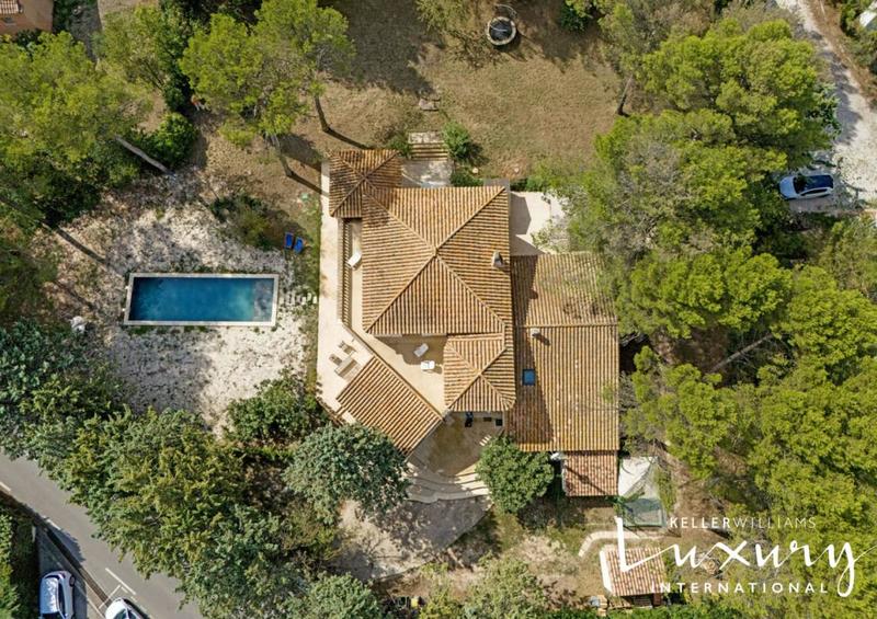 Propriété - 310 m² - 7 pièces