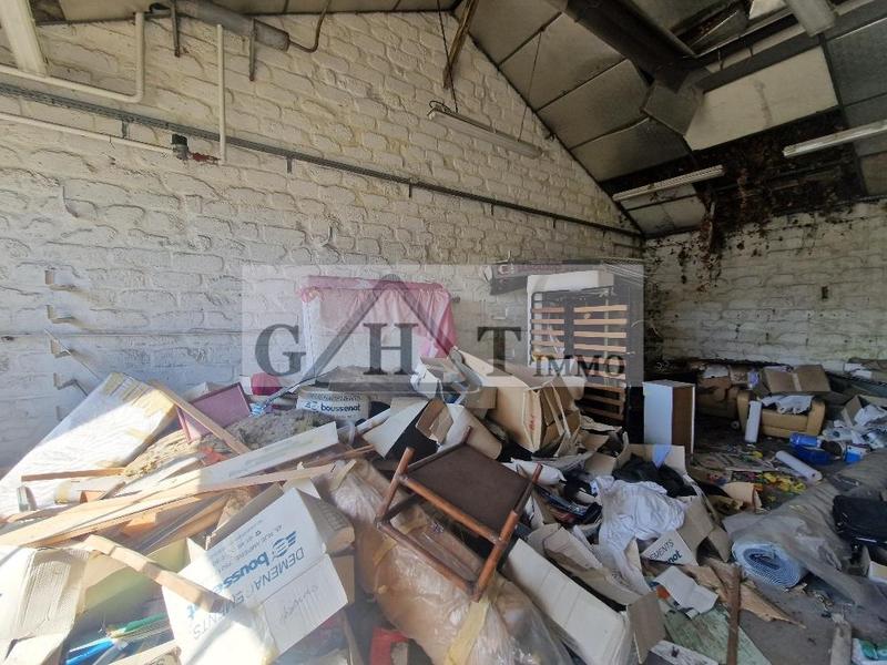 Terrain industriel - 2 600 m²