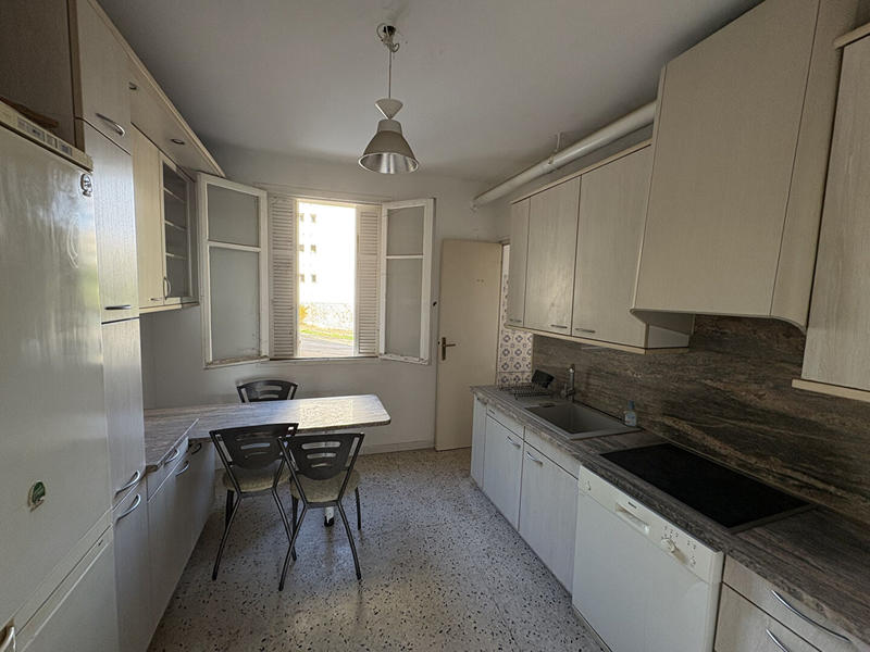 Appartement - 82 m² - 4 pièces