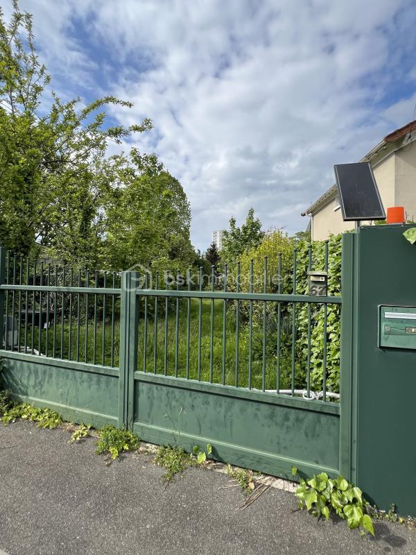 Maison - 180 m² - 7 pièces