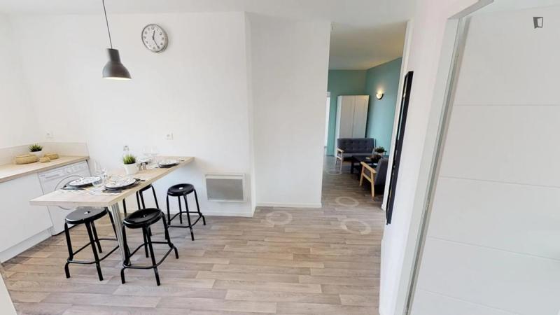 Chambre - 11 m² - 4 pièces