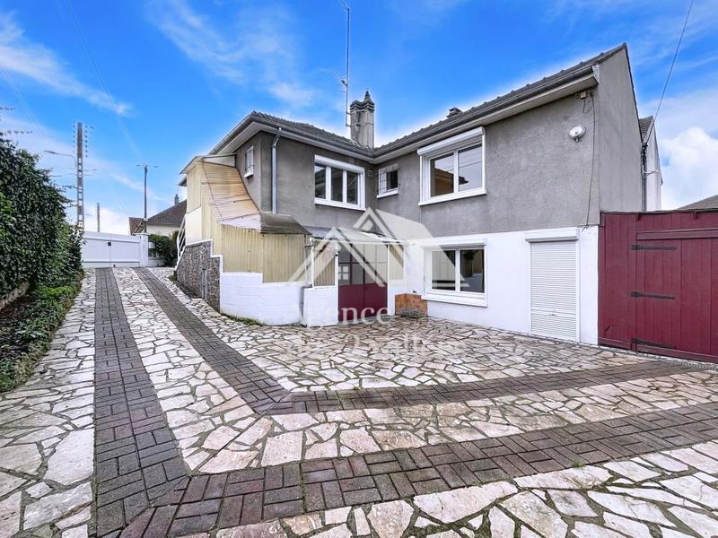 Maison - 120 m² - 5 pièces