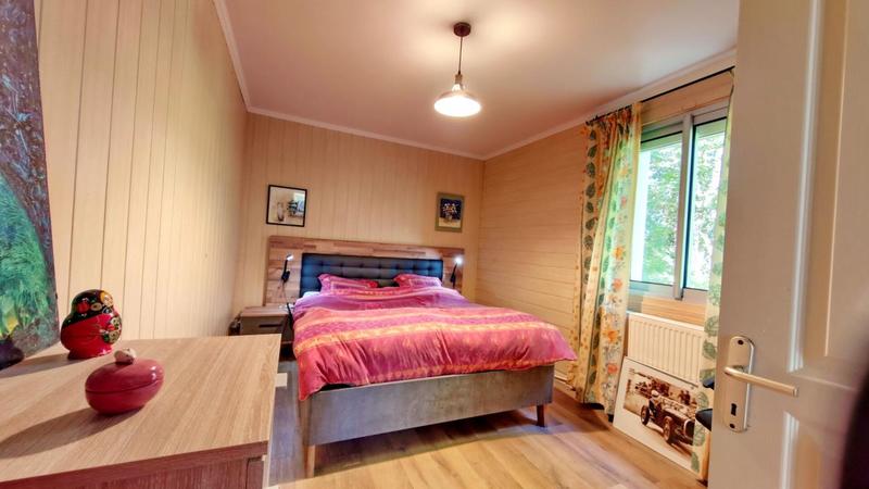 Maison - 215 m² - 9 pièces