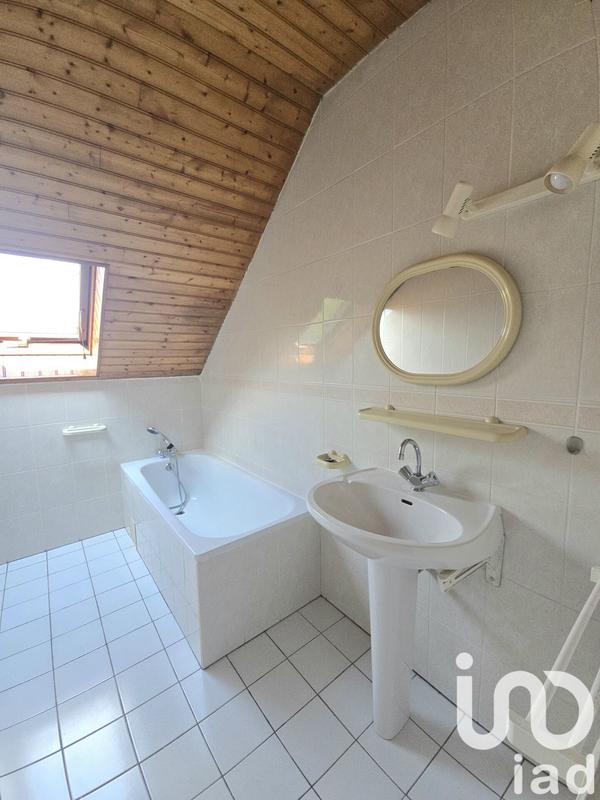 Appartement - 99 m² - 6 pièces