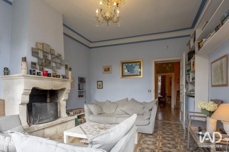 Maison - 331 m² - 8 pièces