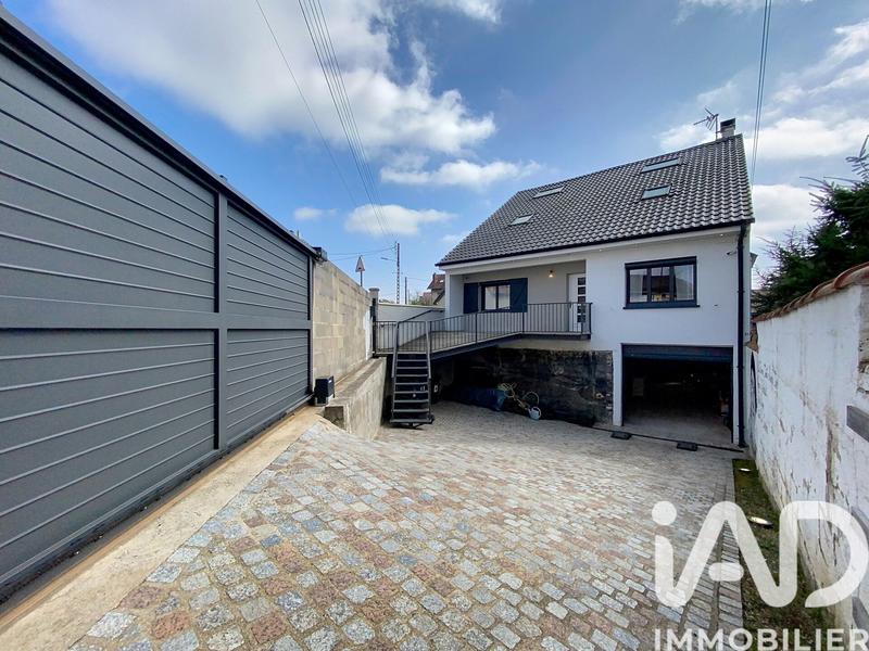 Maison - 180 m² - 5 pièces