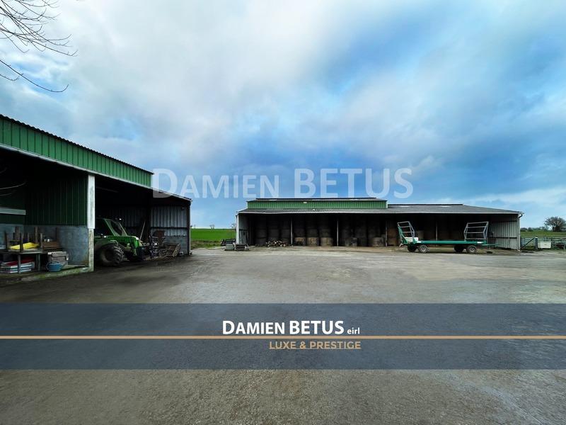 Propriété - 2 655 m² - 14 pièces