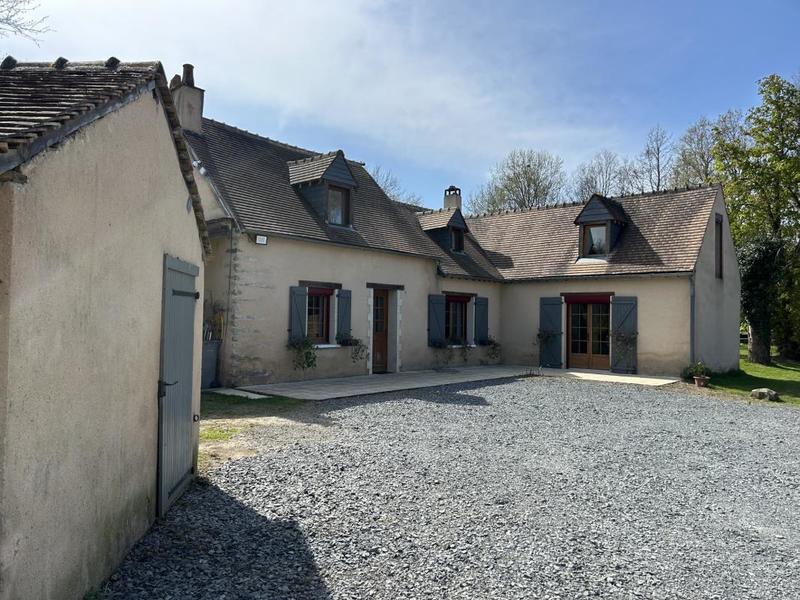 Propriété - 263 m² - 11 pièces