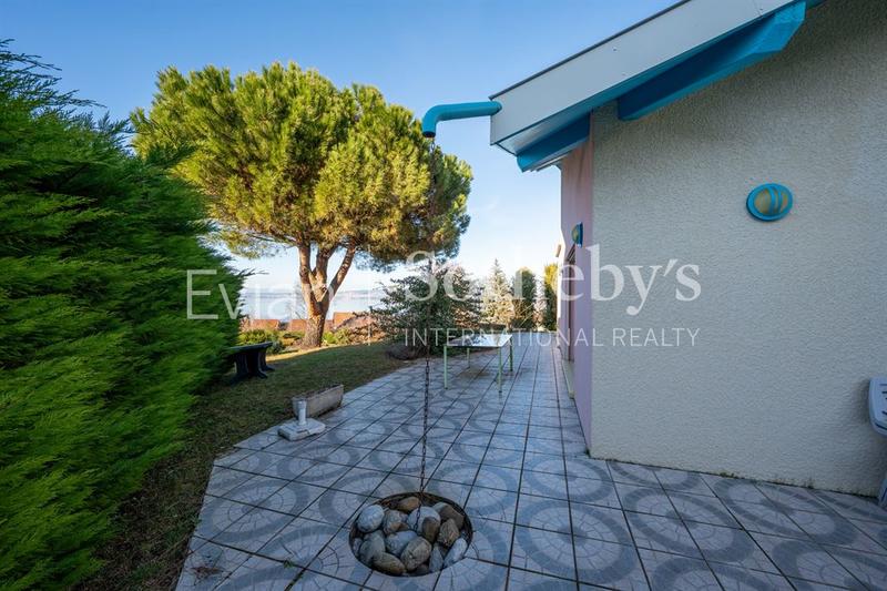 Maison - 275 m² - 8 pièces