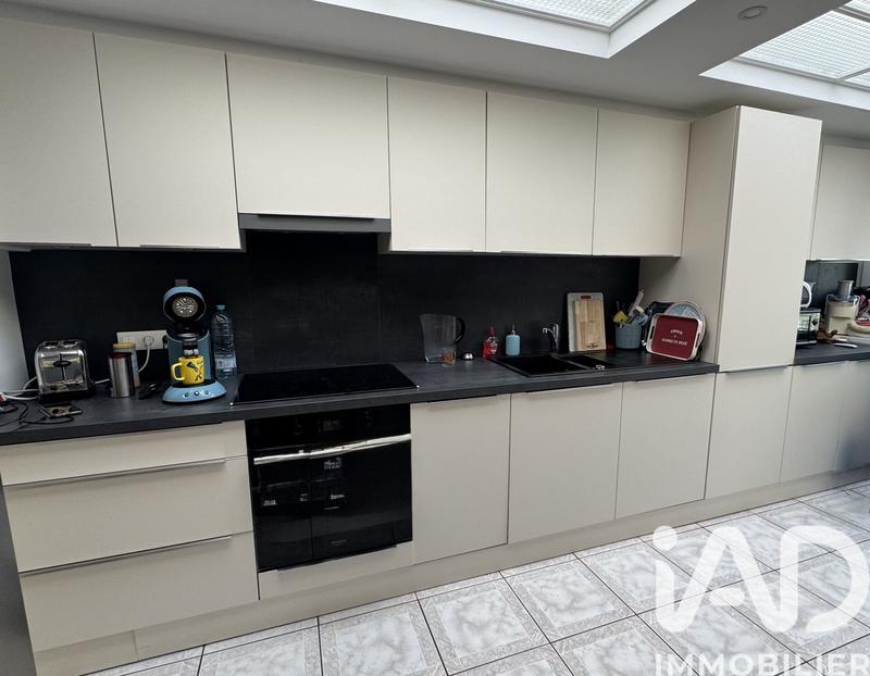 Maison - 99 m² - 5 pièces