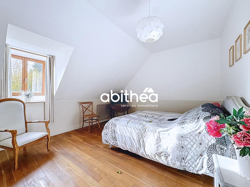 Propriété - 327 m² - 9 pièces