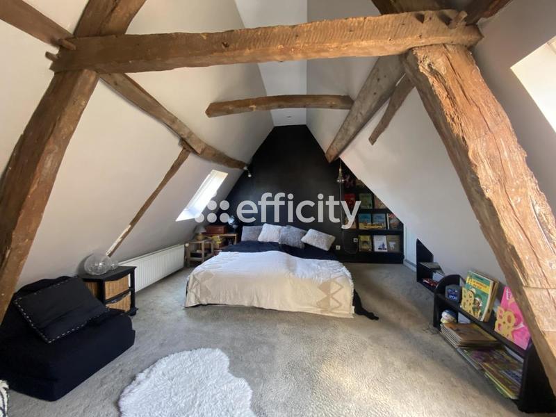 Corps de ferme - 250 m² - 8 pièces