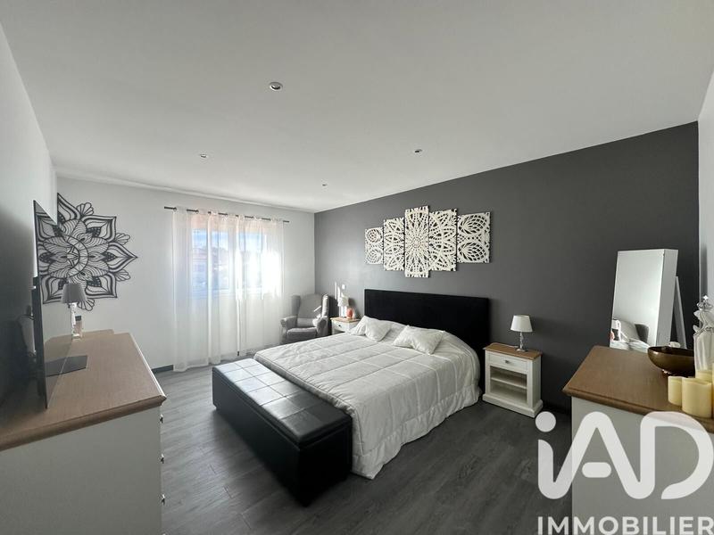 Maison - 328 m² - 6 pièces