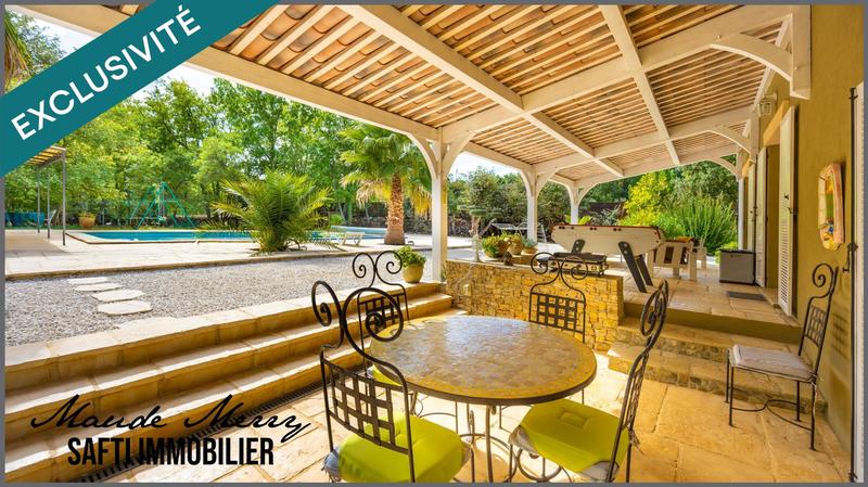 Maison - 230 m² - 6 pièces