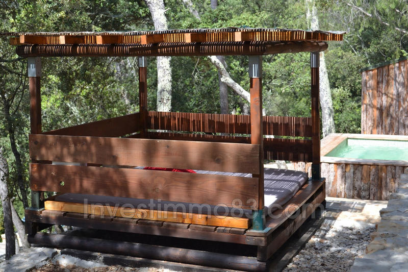 Propriété - 236 m² - 9 pièces