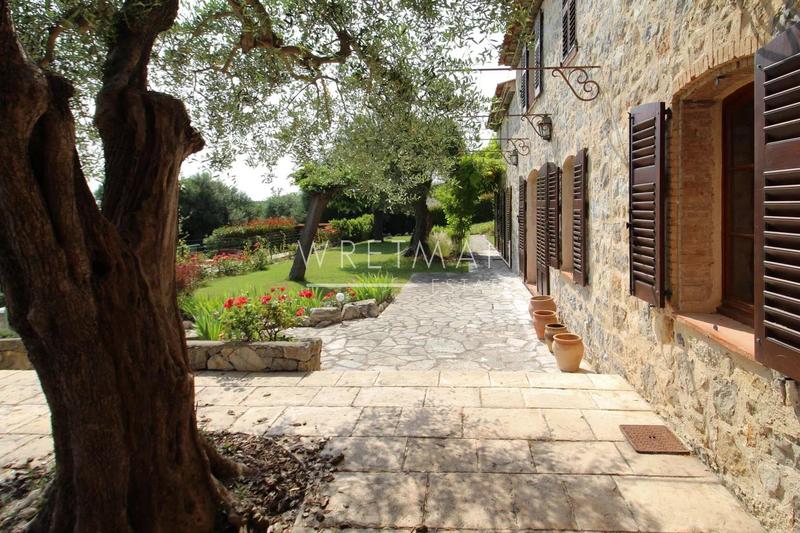 Villa - 201 m² - 6 pièces