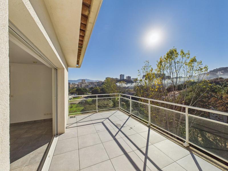 Appartement - 111 m² - 4 pièces