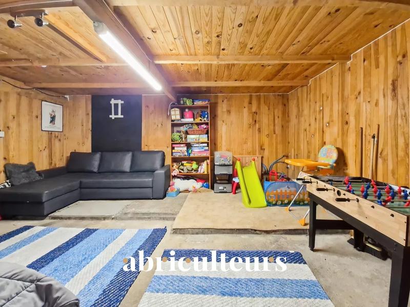 Maison - 230 m² - 6 pièces