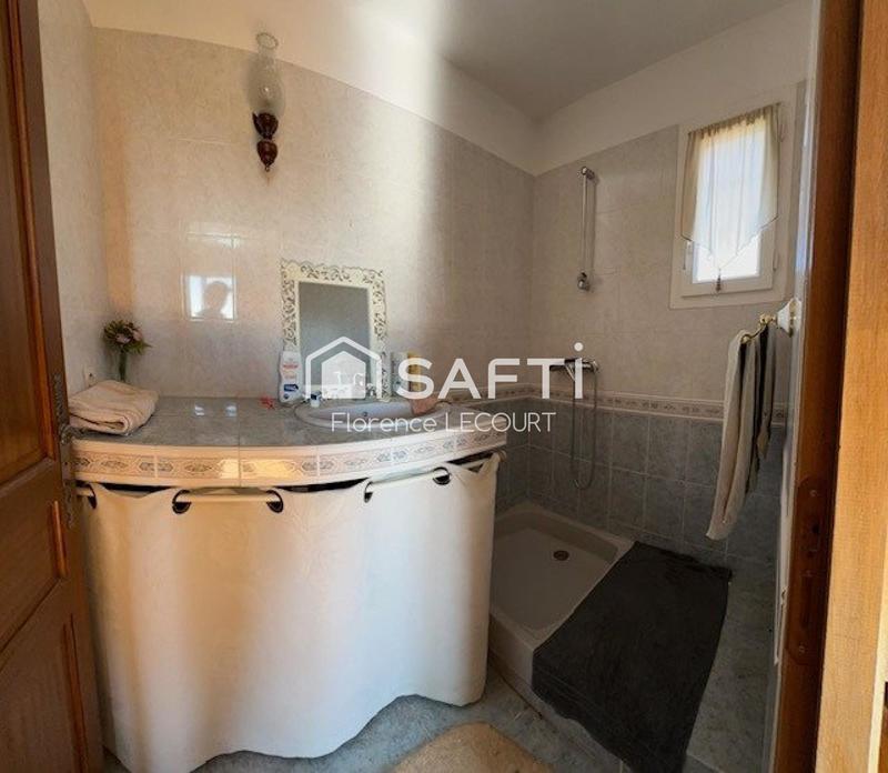 Maison - 210 m² - 5 pièces