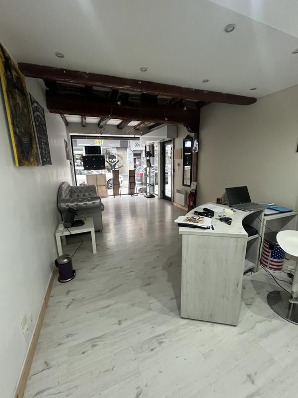 Local commercial - 75 m² - 3 pièces