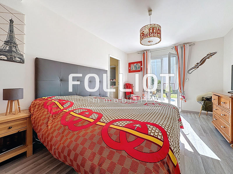 Maison - 225 m² - 8 pièces