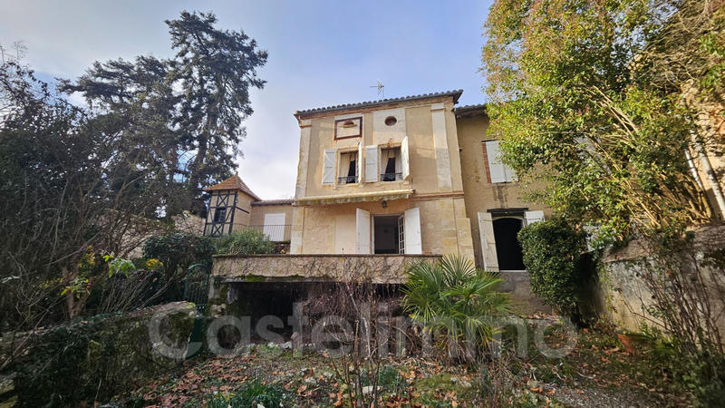 Maison - 210 m² - 6 pièces