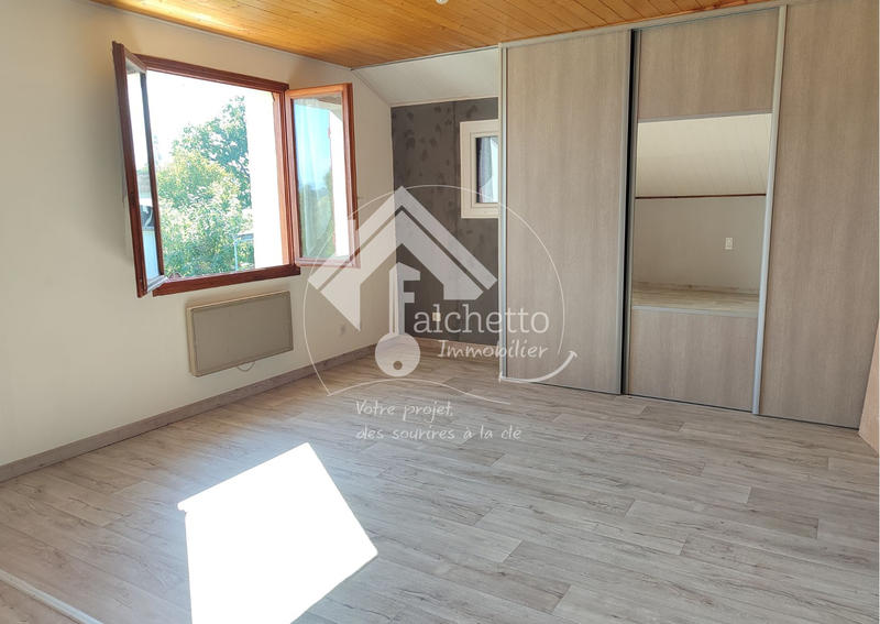 Maison - 200 m² - 7 pièces