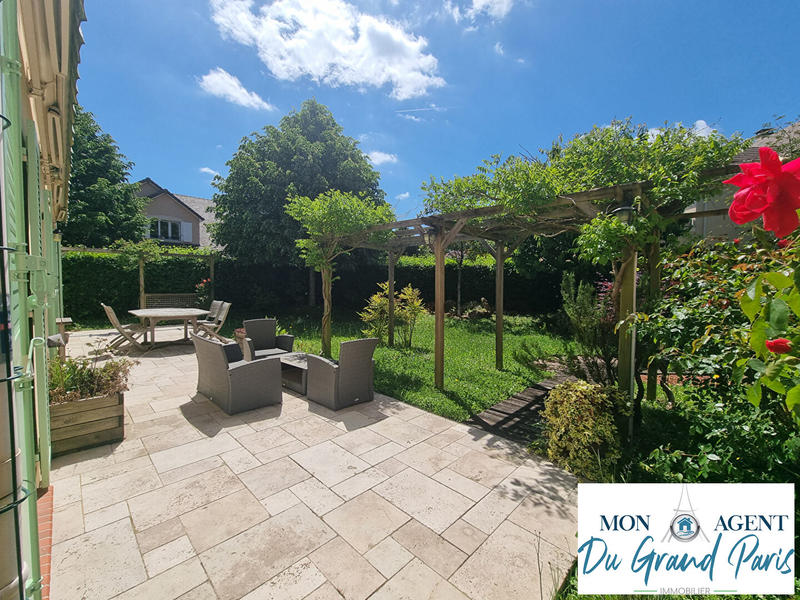 Maison - 158 m² - 8 pièces