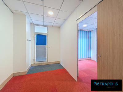 Bureau - 128 m² - 1 pièce