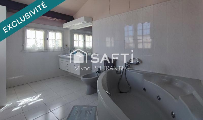 Maison - 250 m² - 8 pièces