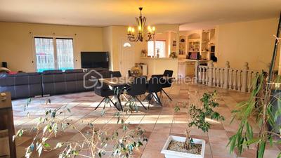 Villa - 183 m² - 6 pièces