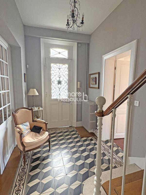 Propriété - 200 m² - 10 pièces