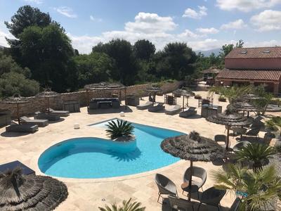 Maison - 226 m² - 7 pièces