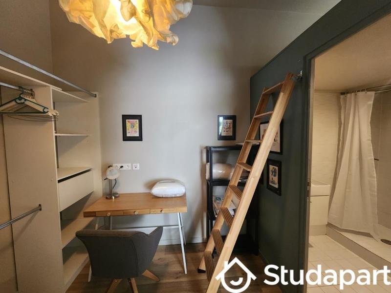 Chambre - 9 m² - 1 pièce