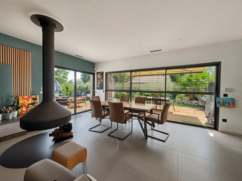 Maison - 140 m² - 5 pièces