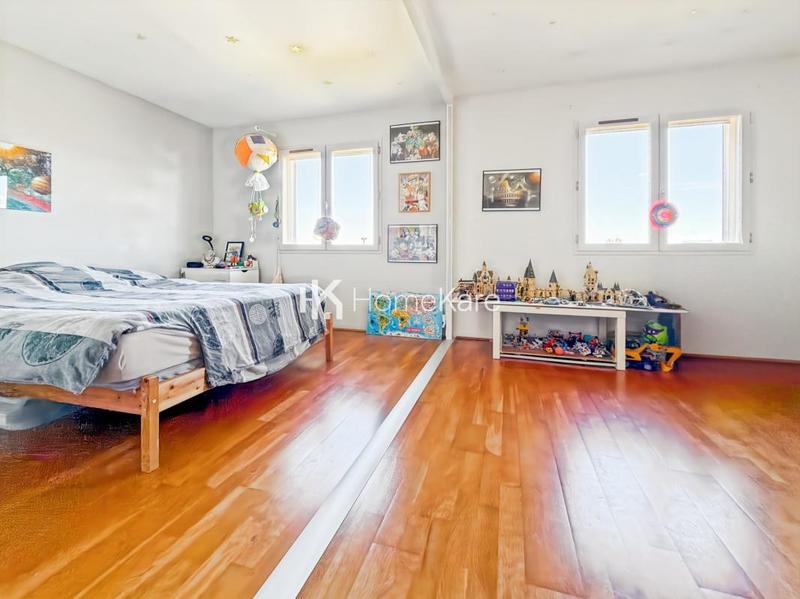 Maison - 140 m² - 5 pièces