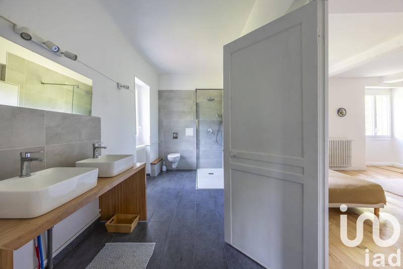 Maison - 383 m² - 11 pièces