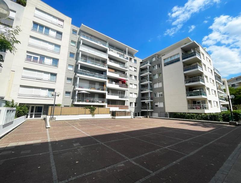 Appartement - 83 m² - 4 pièces